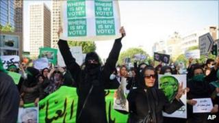 Supporters of Mir Hossein Mousavi demonstrate in Tehran, 17 June 2009