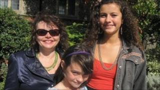 From left to right - Fiona Taratula, Monique Taratula-Lyons and Leora Taratula-Lyons