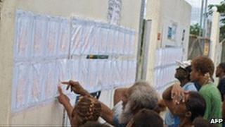 Voters checking voting lists in Honiara, Solomon islands 4 August 2010