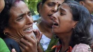 Family of Abhay Yadav, one of the abducted police officers, in Bihar on 2 September 2010