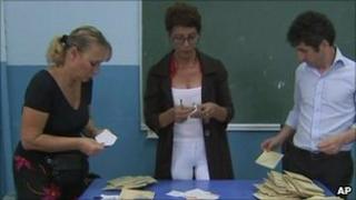 Counting, Istanbul polling station - 12 September 2010