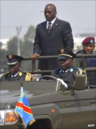 Joseph Kabila in his motorcade (file photo)