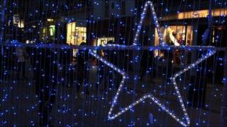 Businessman seeks to save Chichester's Christmas lights - BBC News