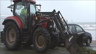 Beach tractor