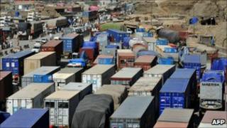 Lorries carrying Nato supplies parked at the closed Torkham border point (1 Oct 2010)