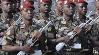 Paratroopers from Niger