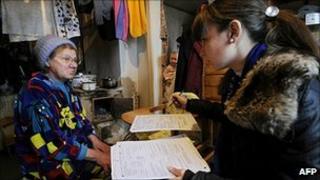 A student carries out the Russian census