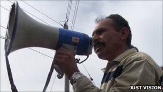 Ayed Morrar addressing demonstrators
