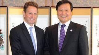 US Treasury Secretary Timothy Geithner and South Korean Finance Minister Yoon Jeung-hyun