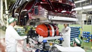Honda hydrogen fuel-cell car in production