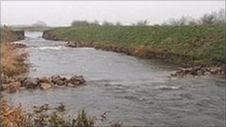 Clean-up of Norfolk's River Nar unveiled - BBC News