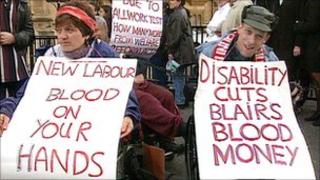 Protestors over welfare reform outside Parliament in 1999