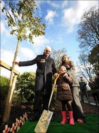Norman Gallagher, Keira Smith and her mother Kelly Parker