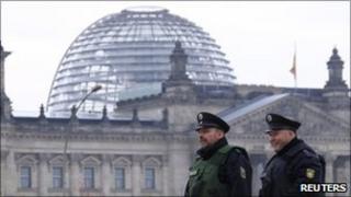 Police patrol the Reichstag, 20 Nov