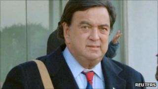 Bill Richardson, arriving in Pyongyang on 16 December 2010