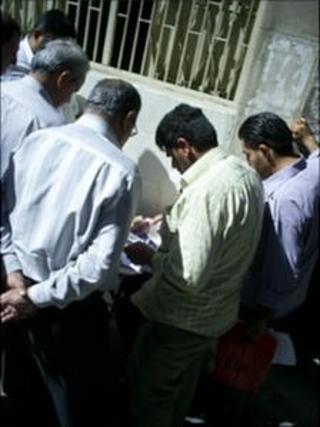 Unofficial paper processors on the street in Damascus