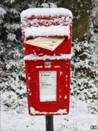 Post box near Emsworth, Hampshire