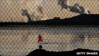 Oil sands extraction facility