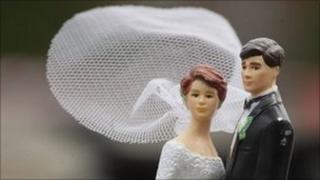 Wedding cake figures
