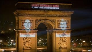 Images on Arc de Triomphe monument