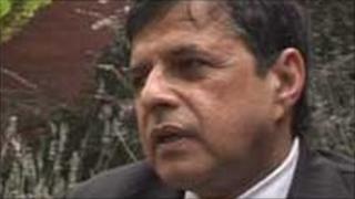 Dr Ashok Pathak