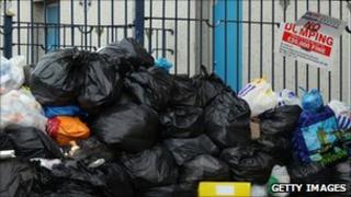 Куча несобранного мусора в Бирмингеме