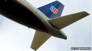 The tail of a United Airlines flight