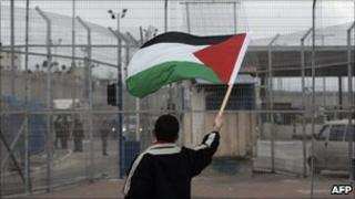 Palestinian youth protests at Qalandia - March 2010