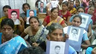 Родственники пропавших без вести в Шри-Ланке
