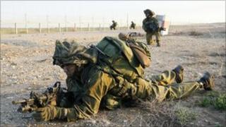 Israeli soldiers on the Israeli-Gaza border (January 2009)