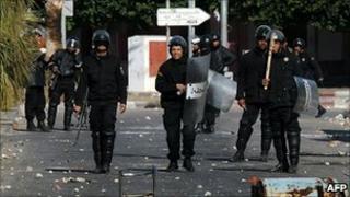 Tunisian police in Regueb, 10 January 2011