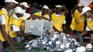 Election officials empty ballot boxes in Juba. Photo: 15 January 2011