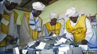 Election officials empty ballot boxes in Juba. Photo: 15 January 2011