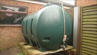 Heating oil tank