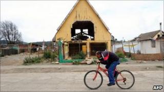 Man cycles away from coast in Constitucion