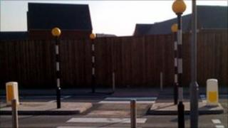 Pedestrian route linking Manor Farm Crescent with Willow Brook Centre