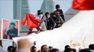 Bahraini protesters in Manama's Pearl Square, 16 February