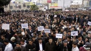 Iraqi Kurdish anti-government protesters in Sulaimaniya on 17 February