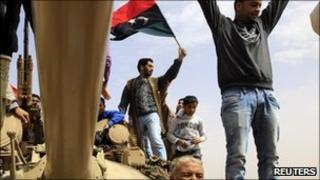 Anti-Gaddafi protesters on road to Brega, 2 Mar