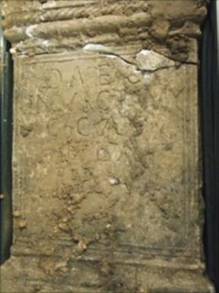 Roman alter
