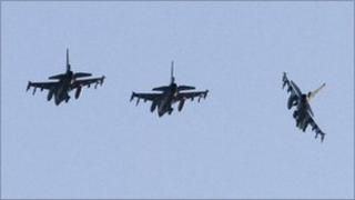 Dutch planes prepare to land in Italy, 24 March 2011
