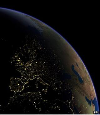Графика, показывающая Европу ночью (Изображение: Научная Фотобиблиотека)