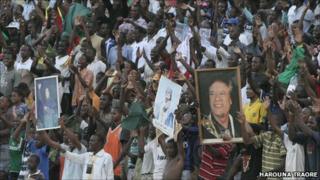 Crowds at the Bamako stadium on 28 March 2011