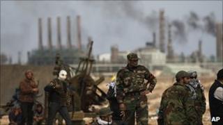 Libyan volunteers near oil installations at Ras Lanuf, 10 March 2011