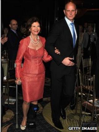 Queen Silvia collecting a prize from Health Right International in New York