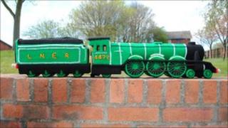 Knitted Flying Scotsman