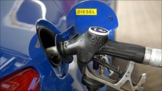Fuel pump filling car