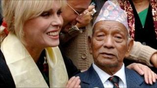 Tul Bahadur Pun with actress Joanna Lumley