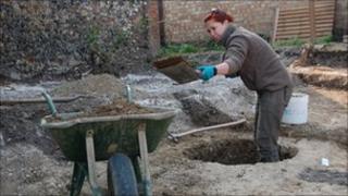 Anna West, Suffolk Archaeological Service