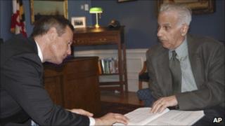 Holocaust survivor Leo Bretholz, right, and Governor Martin O'Malley, left